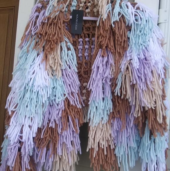Hot & Delicious Jackets & Blazers - 💋NEW💎.. HOT AND DELICIOUS Fringe Shawl💋